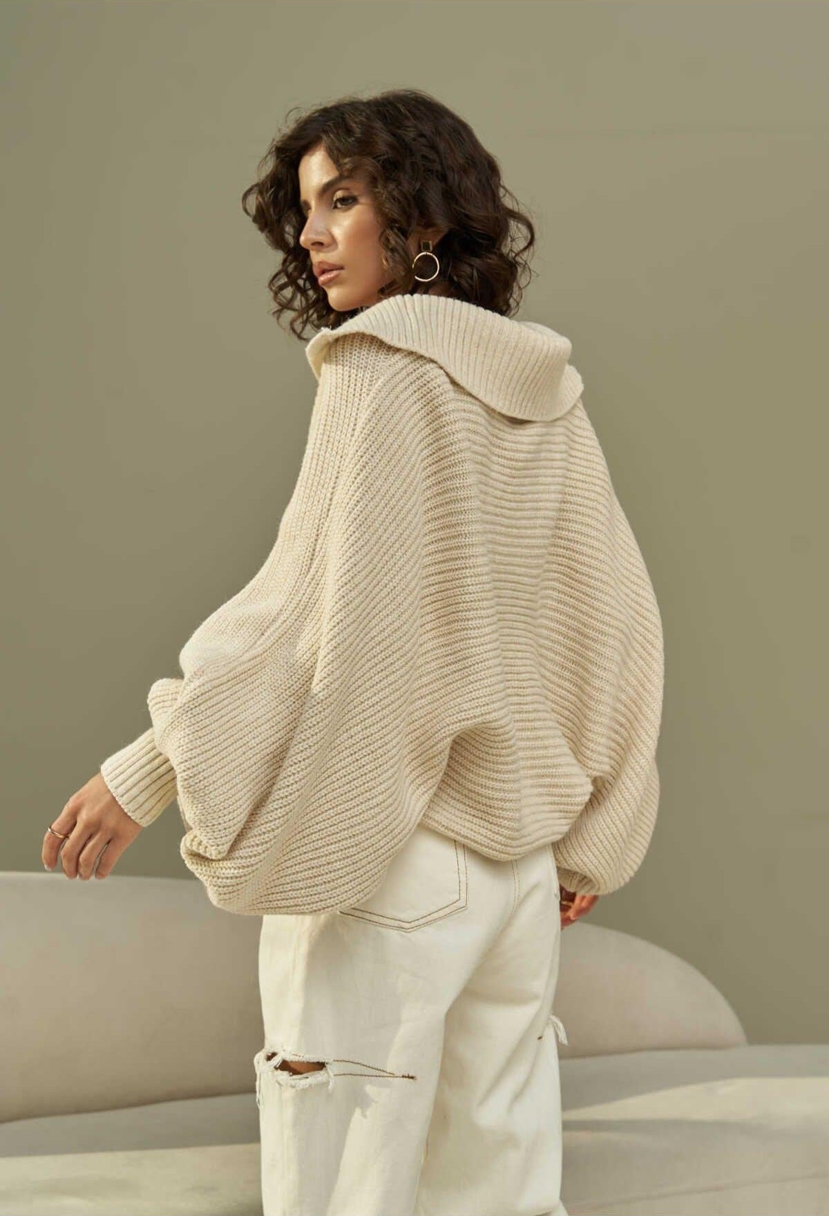 Naia – Il Maglione Morbido Scolpito